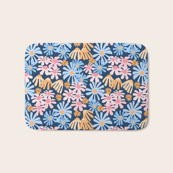 Daisies pattern Bath Mat Gallery Image 1